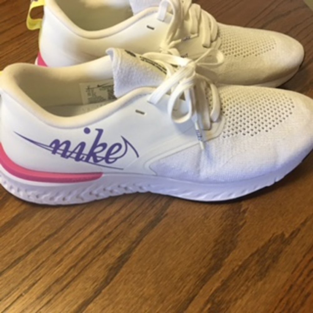 Womens Nike Odyssey React Running Shoes  Size 8 FlyKnit